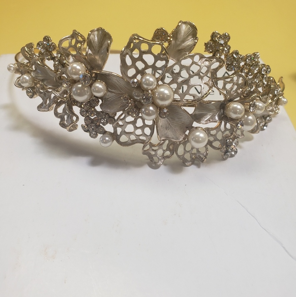 Ansonia Bridal/prom head piece